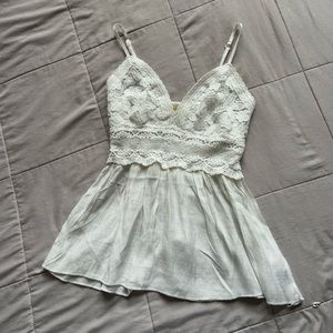 White flowy tank women’s